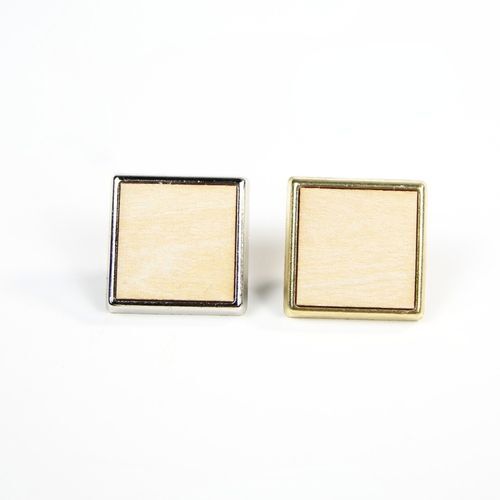 Pin's Carré Bois - France - Gris Argent