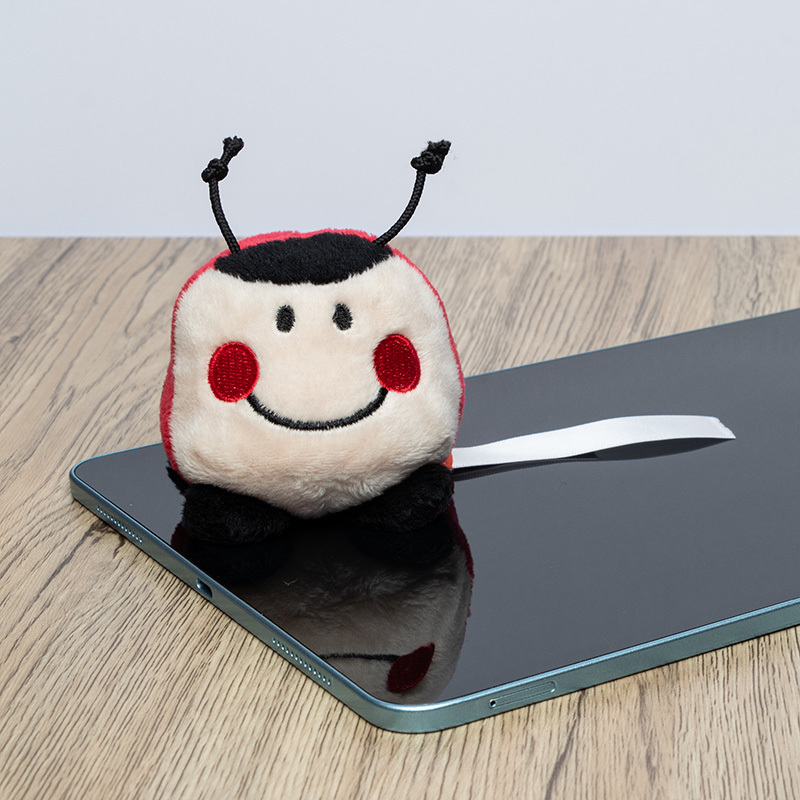 coccinelle peluche pub nettoyage d'ecran