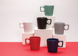 Mug 300ml en céramique au design moderne