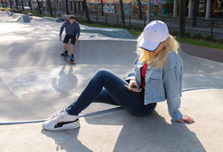 Casquette contraste 6 panneaux coton recyclé Impact AWARE™