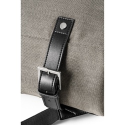 DIVERGENT BACKPACK II. Sac à dos pour ordinateur portable jusqu'à 15.6'' en tissu et PU