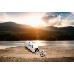 RAGNAR. Bouteille en acier inoxydable (36% recyclée) avec double parois sous vide 570 mL