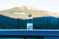 Bouteille 600ml en rPET RCS avec couvercle en bambou