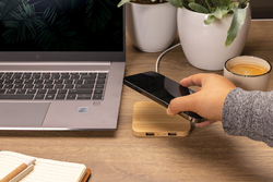 Chargeur sans fil 10W et avec ports USB en bambou
