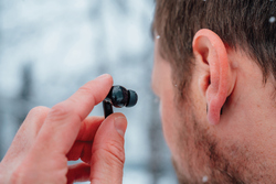 Ecouteurs solaires en plastique recyclé RCS Skywave