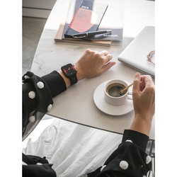 WILES. Smartwatch avec écran 1.85