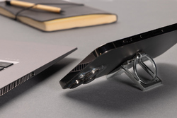 Porte-clés support téléphone en alliage de zinc recyclé RCS