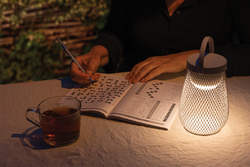 Lampe de table rechargeable par USB en plastique RCS Aurora