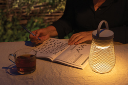 Lampe de table rechargeable par USB en plastique RCS Aurora