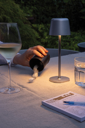 Lampe de table rechargeable par USB en plastique RCS Zenic