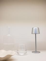 Lampe de table rechargeable par USB en plastique RCS Zenic