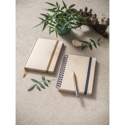 DICKINSON. Cahier A5 à couverture rigide en papier de canne à sucre (80 % canne à sucre) avec pages lignées