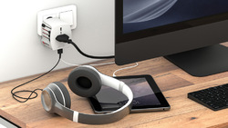 SKROSS Adaptateur de voyage universel MUV 2-Pôles avec USB