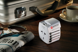 SKROSS Adaptateur de voyage universel MUV 2-Pôles avec USB