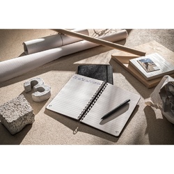 MISHIMA. Cahier A5 avec couverture semi-dure en feutrine recycléee (100% rPET) avec anneaux et pages lignées