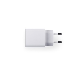 WEGENER. Adaptateur secteur avec port USB-A 18W et USB-C 20W en ABS recyclé (100 % rABS)