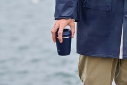 Mug 235 ml avec couvercle 360 en acier recyclé Topl