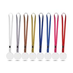 MEDAILLE EN PMMA EP 3 mm ENTRE 30 ET MAXI 80 cm2 AVEC CORDON SATIN