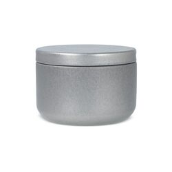 Bougie Asana non parfumée à base de plantes dans une boîte recyclée