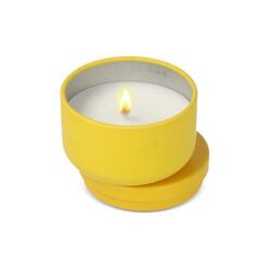 Bougie Asana non parfumée à base de plantes dans une boîte recyclée