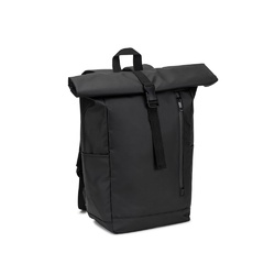 OSASCO BPACK. Sac à dos avec système de fermeture à glissière permettant de rouler la partie supérieure pour l'adapter au volume du sac à dos, fabriqué en polyester recyclé 600D
