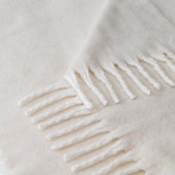 COMFY. Couverture en polyester recyclé (100% rPET) (300 g/m²), au toucher mohair