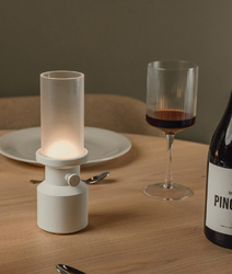VINGA Lampe de table Niori RCS