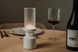 VINGA Lampe de table Niori RCS
