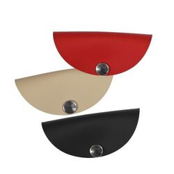 Range cables cuir régénéré