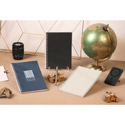 SCHILLER. Bloc-notes A5 avec couverture souple, fabriqué à partir de papier 100 % recyclé