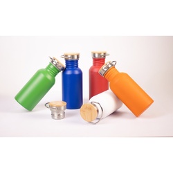 EWING. Bouteille en acier inoxydable à simple paroi (90 % recyclé)