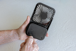 Ventilateur de bureau en plastique recyclé RCS Aervina