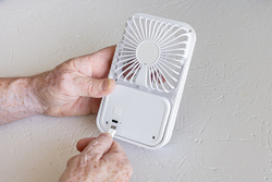 Ventilateur de bureau en plastique recyclé RCS Aervina