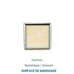 Pin's Carré Bois - France - Gris Argent