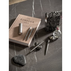 ALEXA. Stylo à bille avec corps en acier inoxydable (53% rSS) et clip