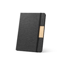 MÁRQUEZ. Cahier A5 à couverture rigide fabriquée à partir de tissu PET 100% recyclé, avec des pages lignées en papier recyclé