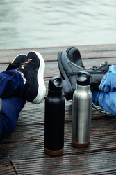 Bouteille isotherme étanche avec finition liège