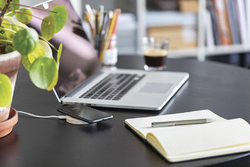 Chargeur sans fil rond en fibre de paille de 5W