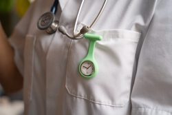 MONTRE INFIRMIÈRE AVEC LOGO NURSE WATCH