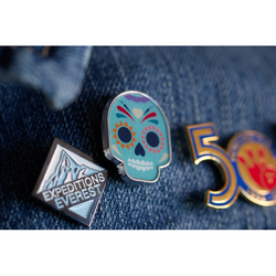 PIN'S MÉTAL PUBLICITAIRE PERSONNALISÉ EN QUADRI